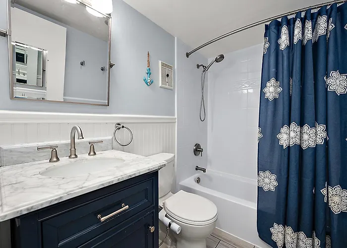 2 Bedroom Ocean Front Atlantis Condo! Holiday home