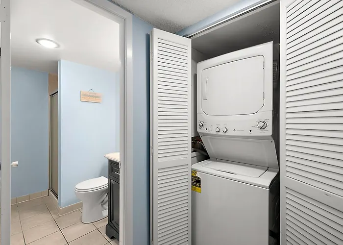2 Bedroom Ocean Front Condo! *
