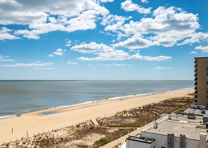 Holiday home 2 Bedroom Ocean Front Atlantis Condo! *