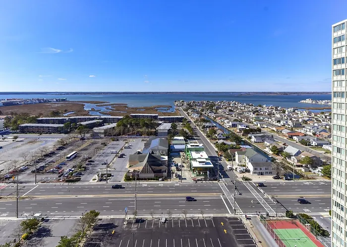 2 Bedroom Ocean Front Condo! *
