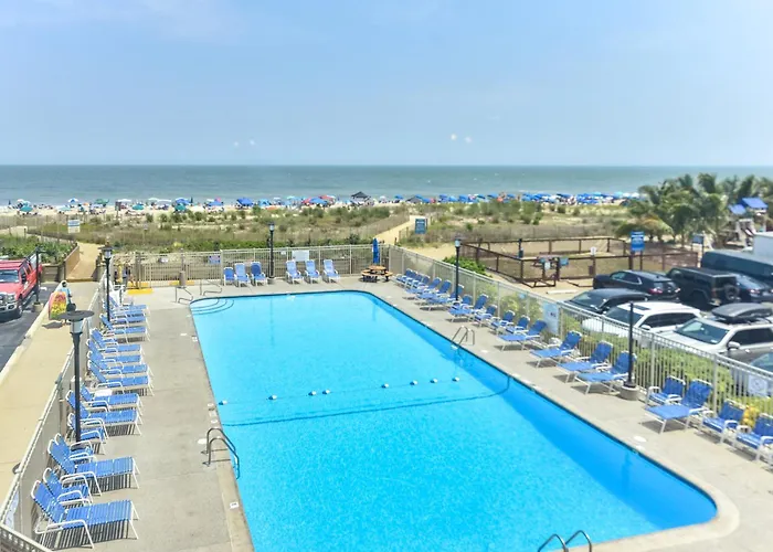 2 Bedroom Ocean Front Atlantis Condo! Holiday home